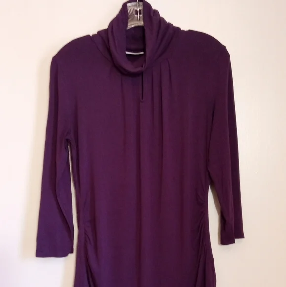 NY&CO eggplant cowl neck pleated stretch top with keyhole and ruched sides - Picture 1 of 7